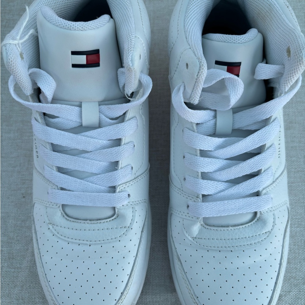 Tommy Hilfiger White Sneakers Modern Style - Picture 4 of 14